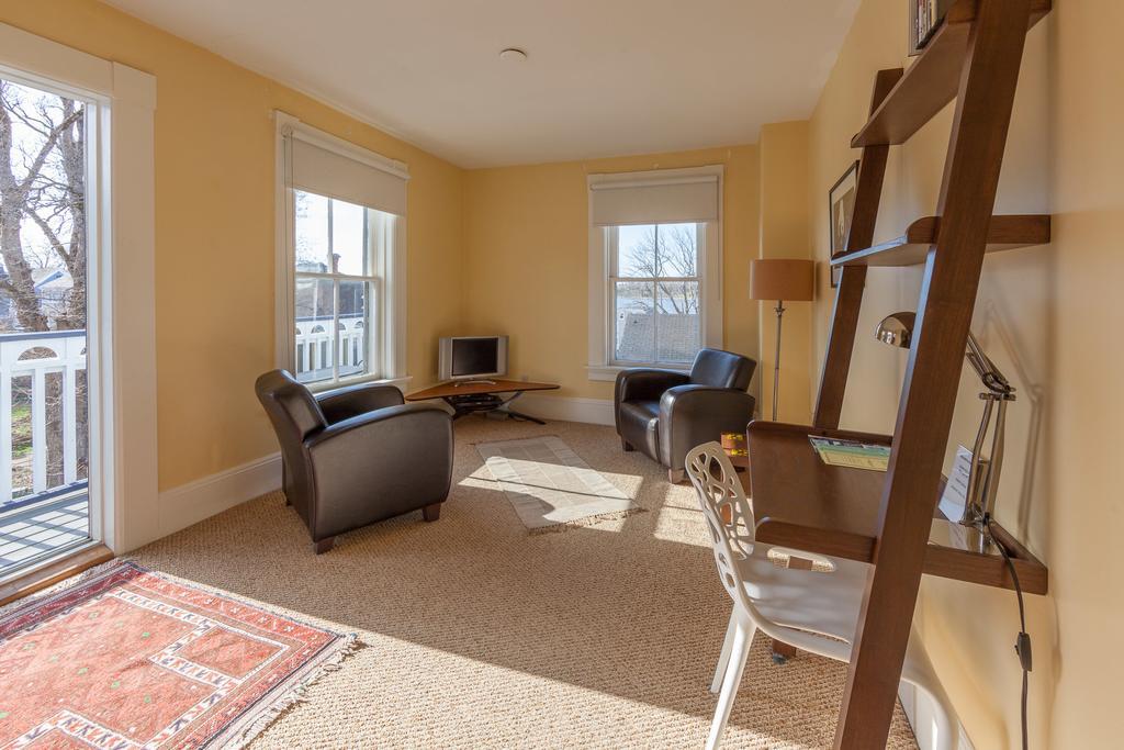 Harbour-View Rooms@Thelinc Lunenburg Room photo